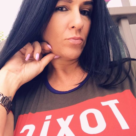 Meet your Posher, Sandra - Picture 1 of 1